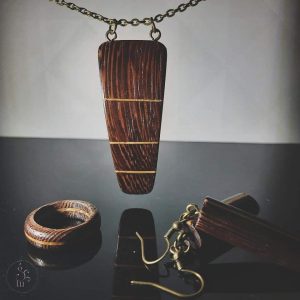 náhrdelník, prsteň a náušnice z dreva wenge a smreku - drevený set