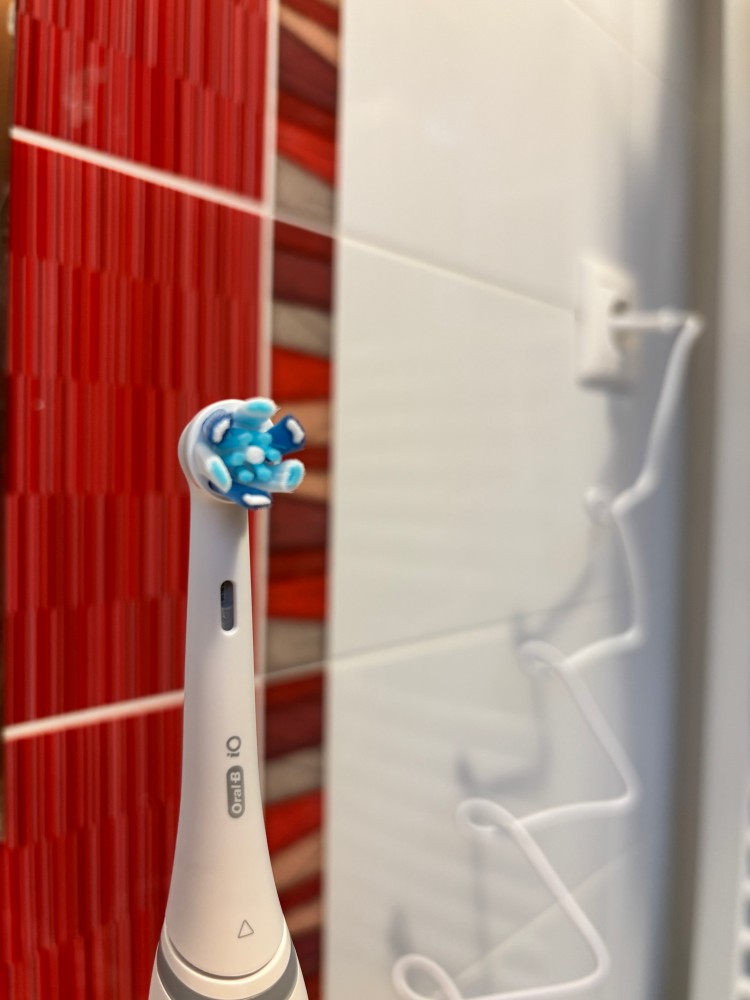 Elektrická zubná kefka Oral-B iO Series 7 detail na hlavu